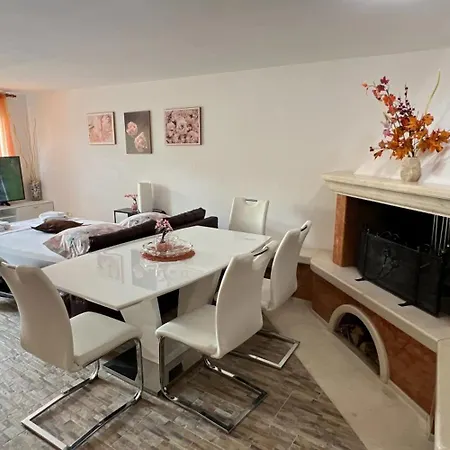 Apartman Place Rc - Pocitniska Hisa Blizu Portoroza